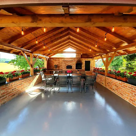 Leo House Vendégház Gaj