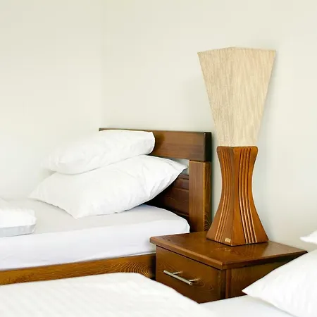 Leo House Vendégház *